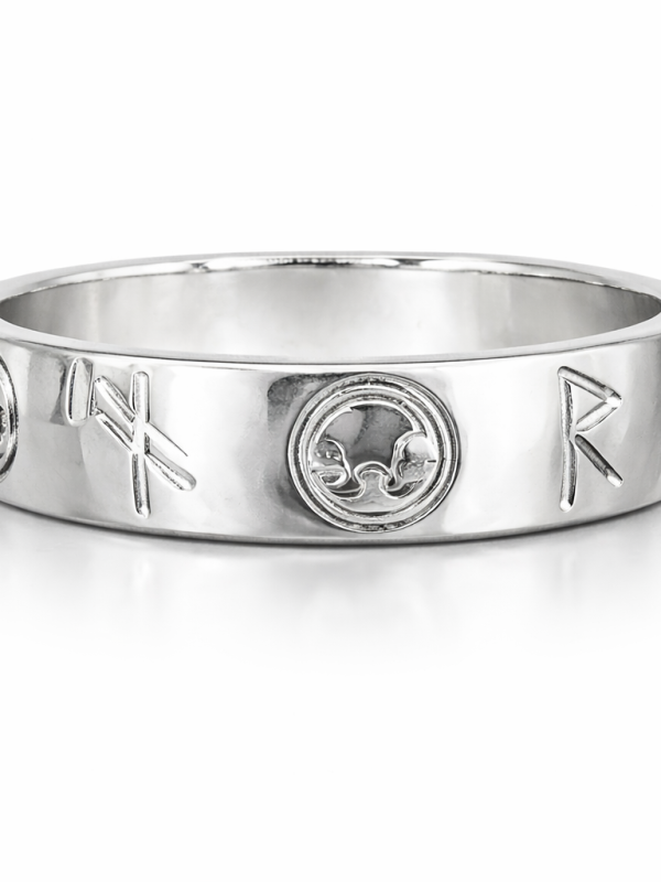 Smal ring med runor