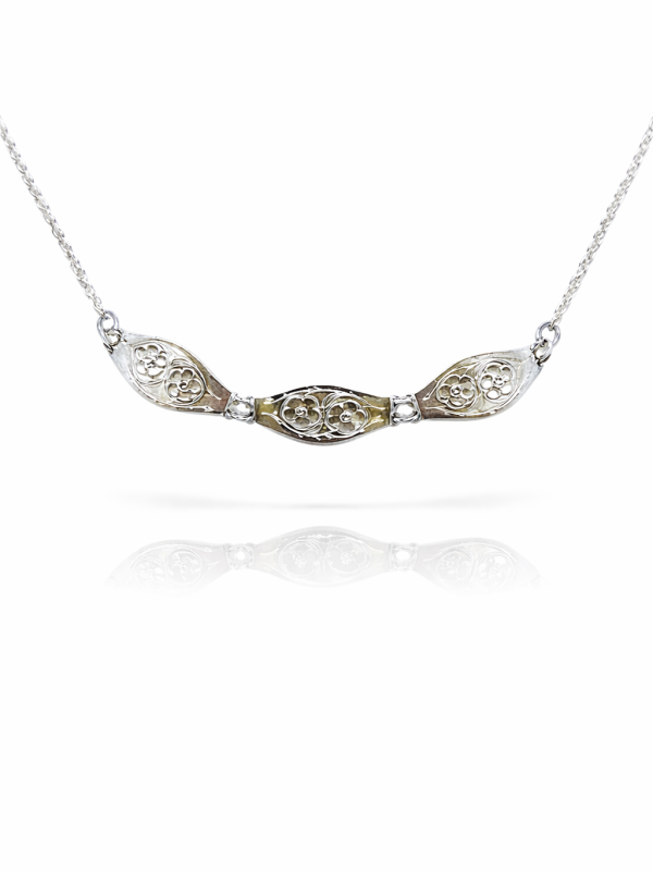 Collier 3 graverade länkar